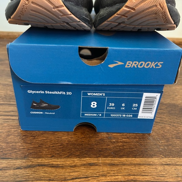 Brooks Black and White Athletic Shoes - Picture 3 of 6